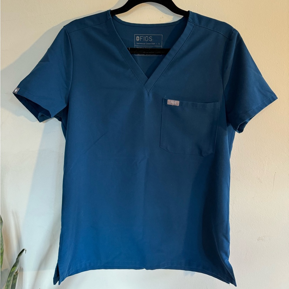 Deep Reef FIGS scrubs set